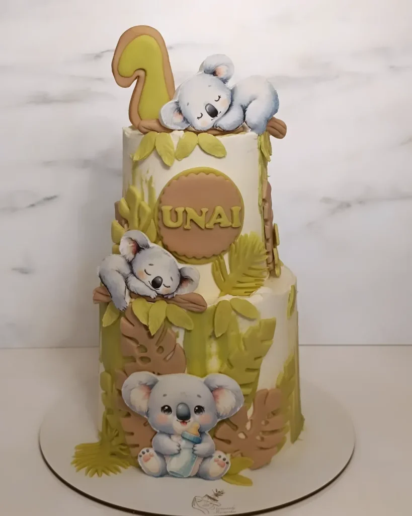 Tarta personalizada de fondant hecha por Horneando Recuerdos en Ponferrada 2