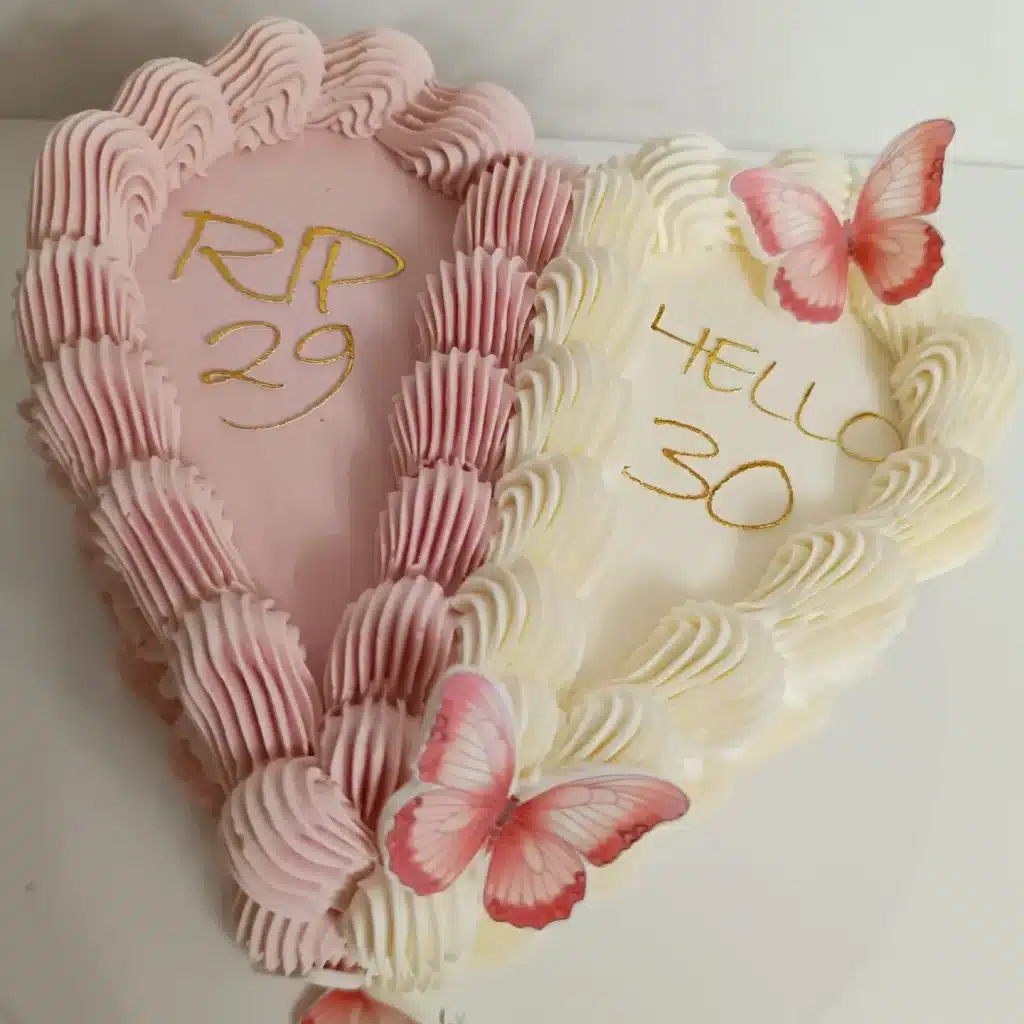 Tarta personalizada de fondant hecha por Horneando Recuerdos en Ponferrada 6