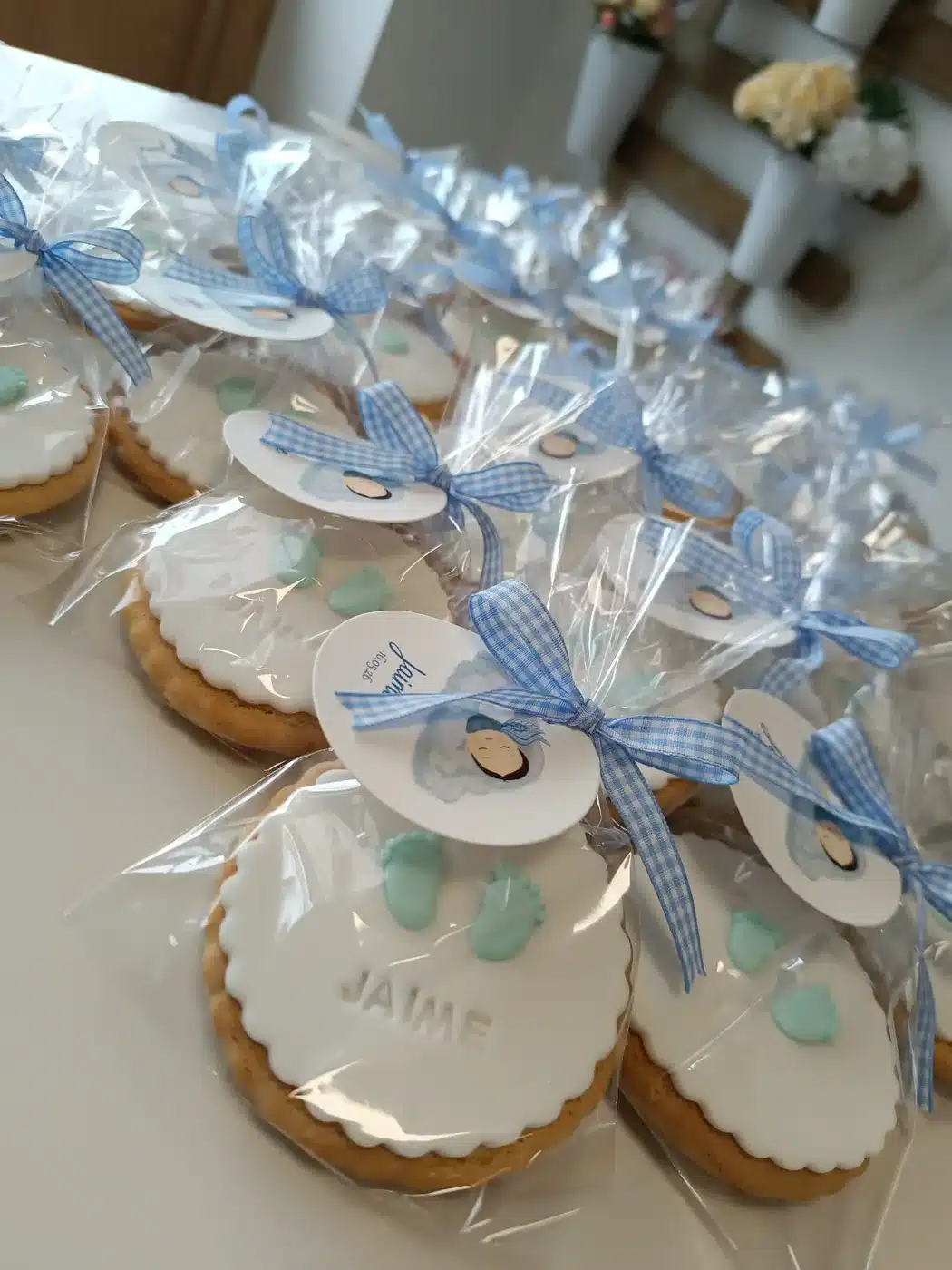 Galletas personalizadas para un bautizo, presentadas individualmente